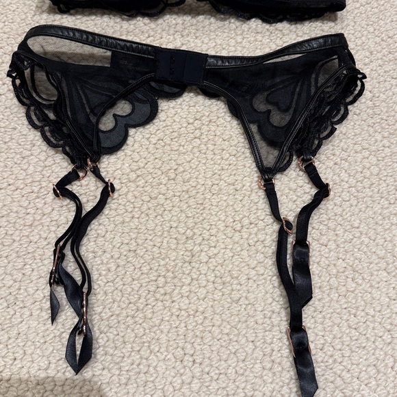 Honey Birdette lingerie set - Picture 6 of 10